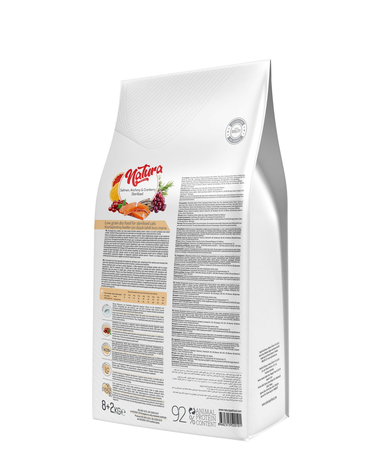 Natura Low Grain sterilizált macskáknak készült száraz macskatáp lazaccal, szardellával és vörös áfonyával