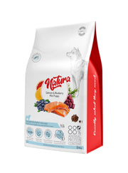 Natura Low Grain Mini Puppy – lazactáp kölyökkutyáknak (junior) lazaccal és áfonyával, 2.75 kg