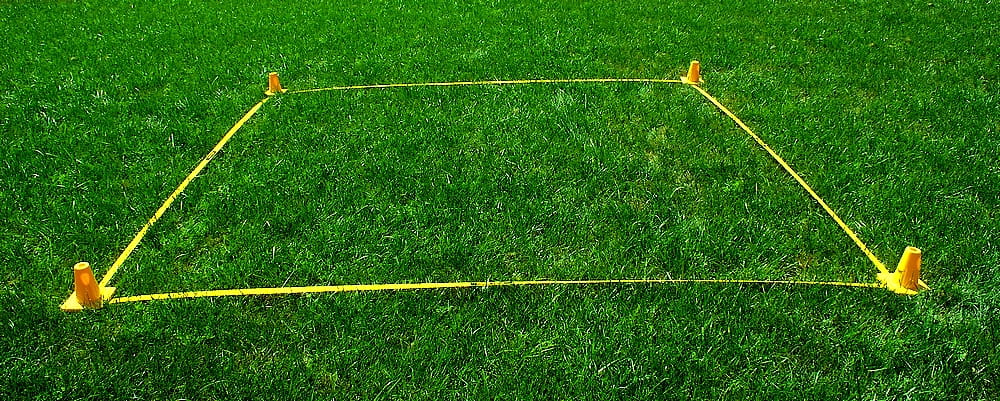 3 m × 3 m-es szalag obedience-négyzethez + 4 cövek